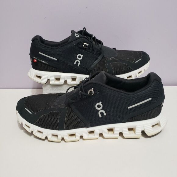 On Cloud Swiss Engineering  Black Sneakers Women's Sz 8.5 - Picture 1 of 13